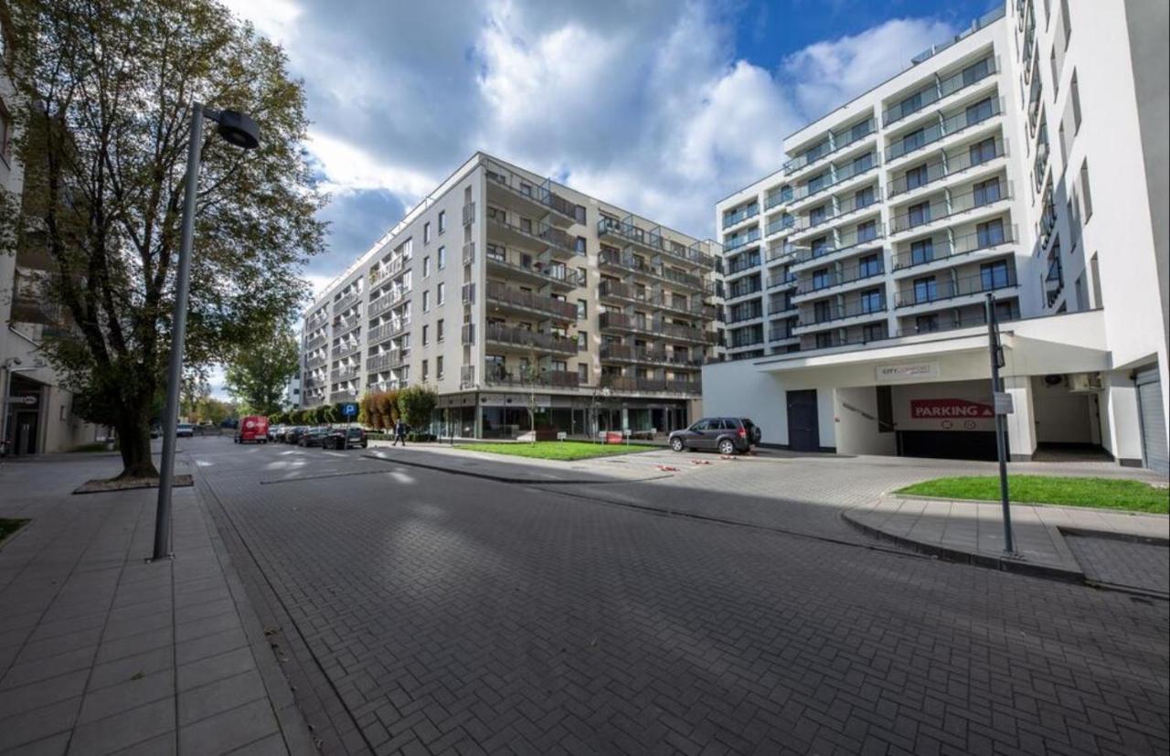 Apartament W Warszawie Dedykowany Parking Podziemny W Cenie, Wifi, Blisko Centrum New Apartment In Warsaw Finished To A High Specification Fitted Out To A High Standard On The 7Th Floor, Wifi, Underground Parking Price Included Kültér fotó